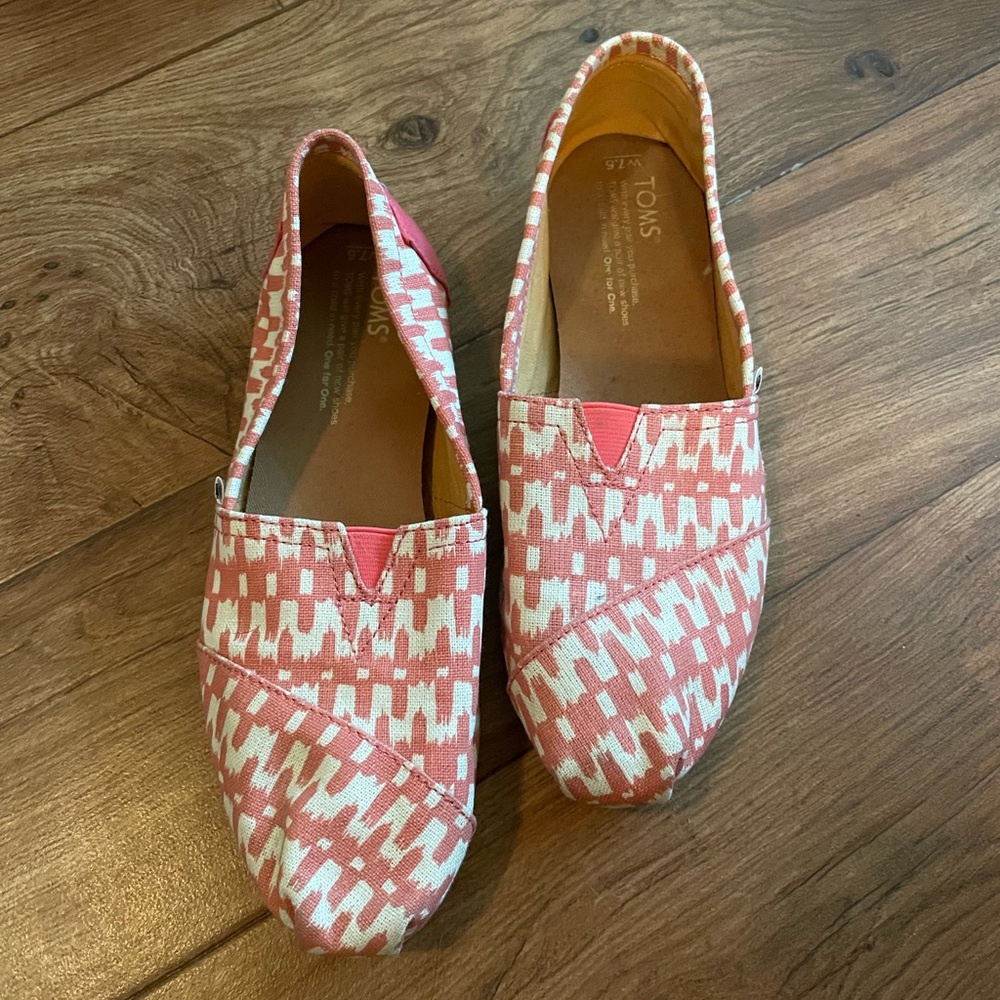 Toms